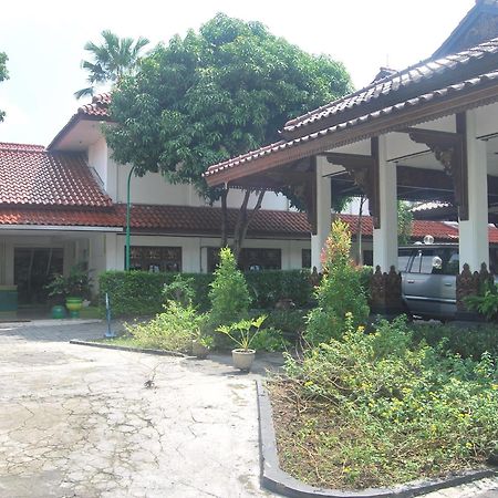 Sadinah Sahid Josodipuro Hotel Colomadu Bagian luar foto