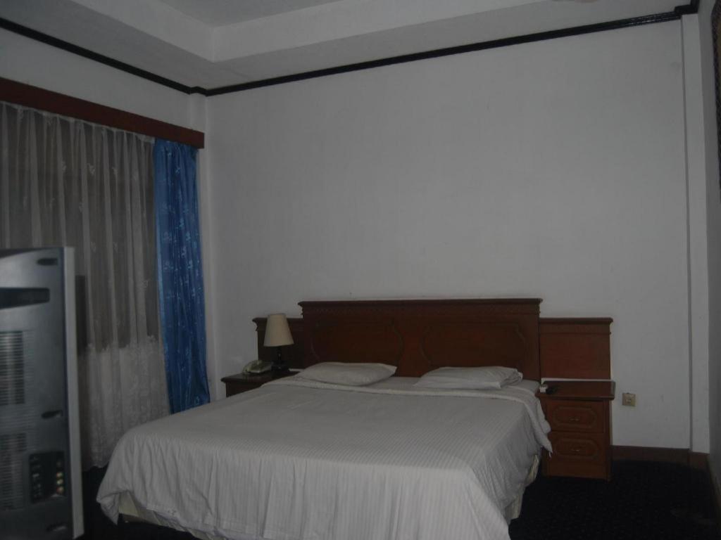 Sadinah Sahid Josodipuro Hotel Colomadu Bagian luar foto