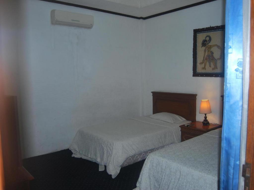 Sadinah Sahid Josodipuro Hotel Colomadu Bagian luar foto