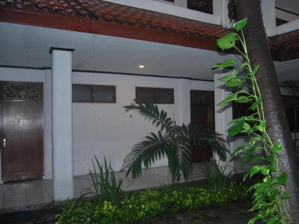 Sadinah Sahid Josodipuro Hotel Colomadu Bagian luar foto
