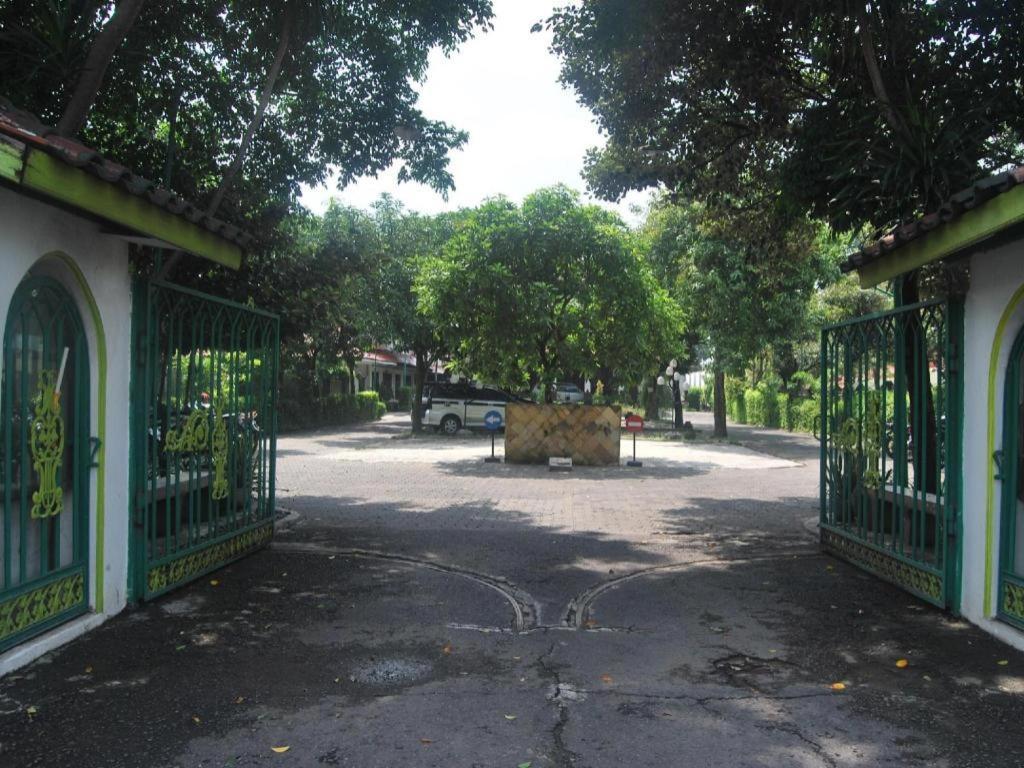 Sadinah Sahid Josodipuro Hotel Colomadu Bagian luar foto