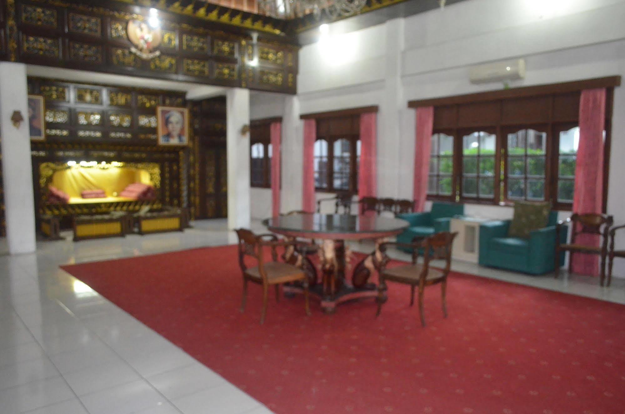Sadinah Sahid Josodipuro Hotel Colomadu Bagian luar foto