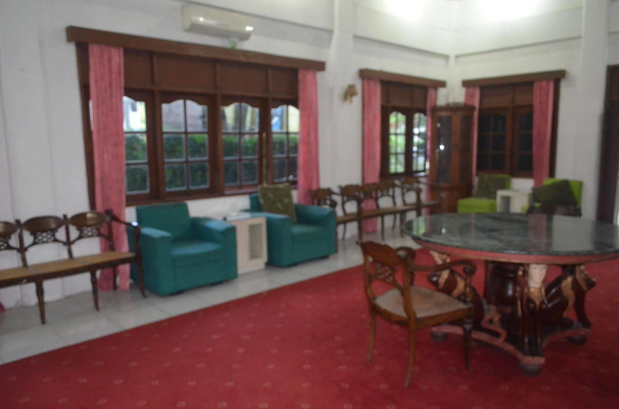 Sadinah Sahid Josodipuro Hotel Colomadu Bagian luar foto