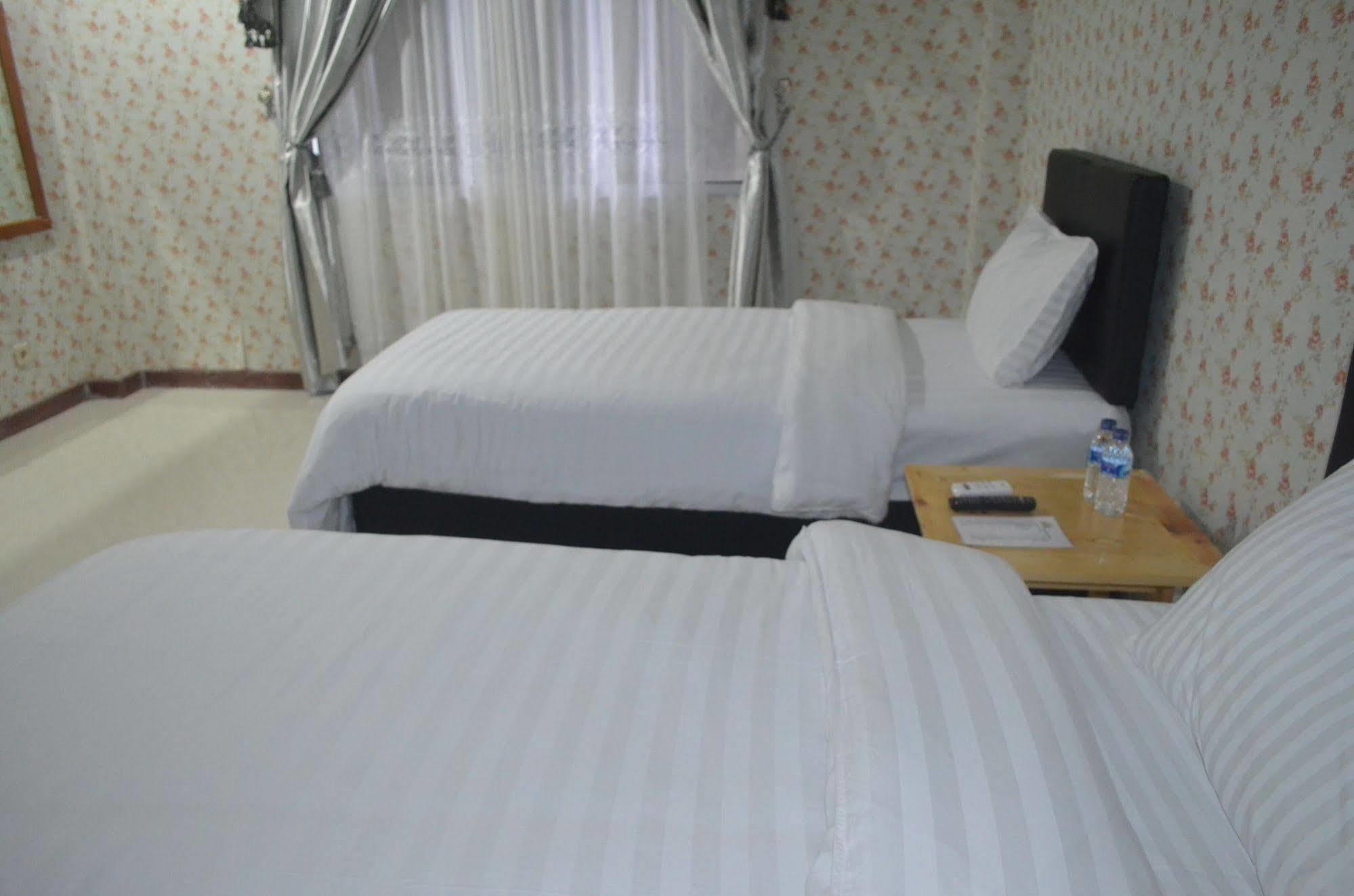 Sadinah Sahid Josodipuro Hotel Colomadu Bagian luar foto