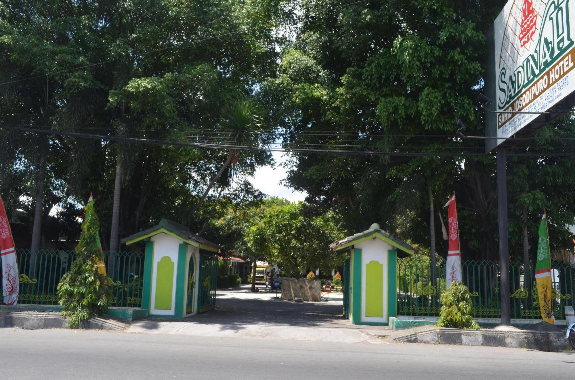Sadinah Sahid Josodipuro Hotel Colomadu Bagian luar foto